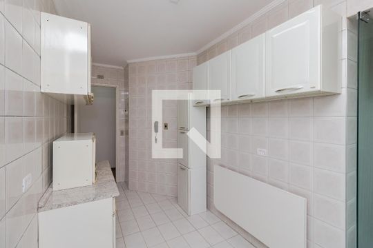 Cozinha de apartamento para alugar com 2 quartos, 55m² em Saúde, São Paulo