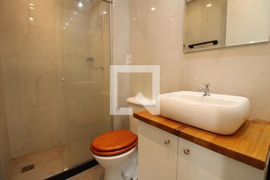 Banheiro Social de apartamento à venda com 2 quartos, 48m² em Anil, Rio de Janeiro