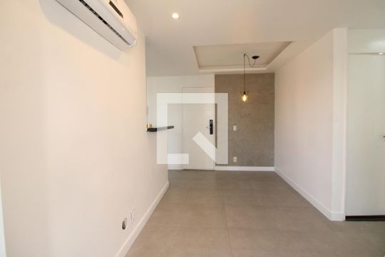 Sala de apartamento à venda com 2 quartos, 48m² em Anil, Rio de Janeiro