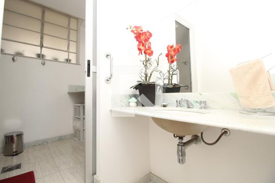 Banheiro  de apartamento à venda com 5 quartos, 290m² em Centro, Belo Horizonte
