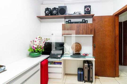 Quarto 1 de apartamento à venda com 4 quartos, 200m² em Ana Lúcia, Belo Horizonte