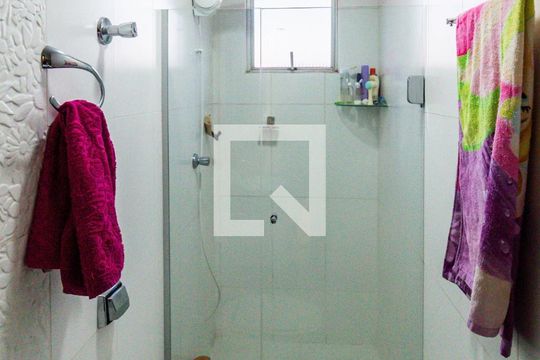 Banheiro de apartamento à venda com 4 quartos, 200m² em Ana Lúcia, Belo Horizonte