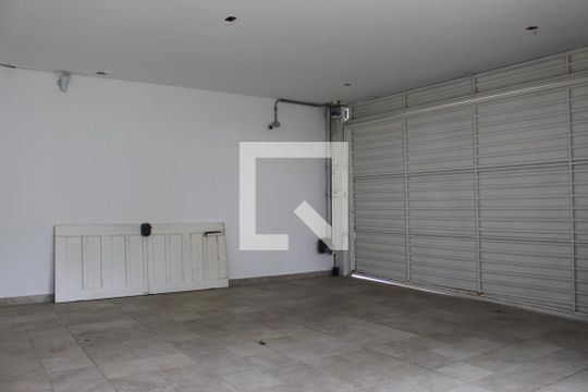Garagem de casa à venda com 4 quartos, 250m² em Brooklin Paulista, São Paulo