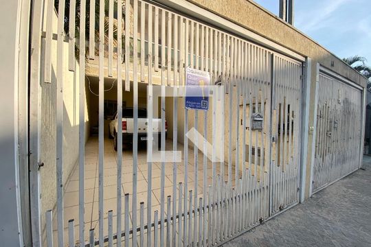 Fachada de casa à venda com 3 quartos, 150m² em Jardim Maringa, São Paulo