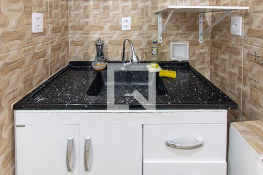 Cozinha de kitnet/studio à venda com 1 quarto, 33m² em Liberdade, São Paulo