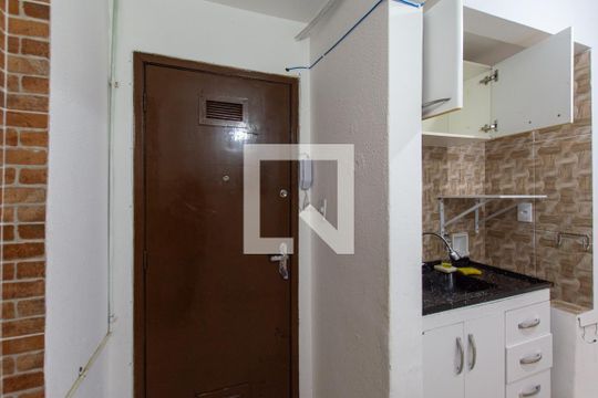Cozinha de kitnet/studio à venda com 1 quarto, 33m² em Liberdade, São Paulo