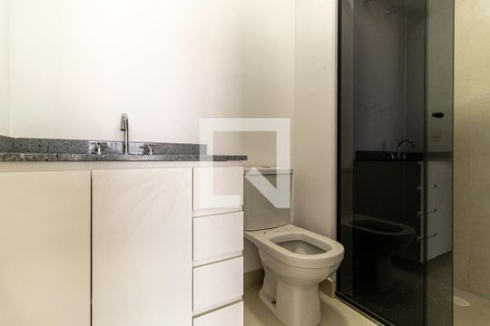 Banheiro de kitnet/studio para alugar com 1 quarto, 30m² em Centro Histórico de São Paulo, São Paulo