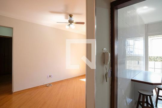 Sala de apartamento para alugar com 1 quarto, 68m² em Olímpico, São Caetano do Sul