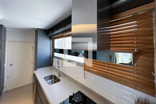 Cozinha de apartamento para alugar com 3 quartos, 140m² em Moema, São Paulo