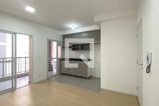 Apartamento para alugar com 2 quartos, 52m² em Alphaville Empresarial, Barueri