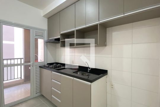 Cozinha de apartamento para alugar com 2 quartos, 52m² em Alphaville Empresarial, Barueri