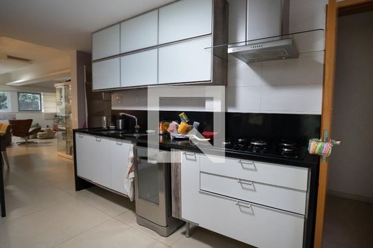 Cozinha de apartamento à venda com 3 quartos, 142m² em Botafogo, Rio de Janeiro
