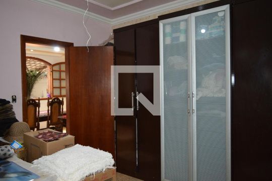 Quarto 1 de casa à venda com 3 quartos, 420m² em Parque Maracana, Contagem