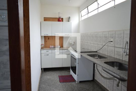 Cozinha de casa à venda com 3 quartos, 420m² em Parque Maracana, Contagem