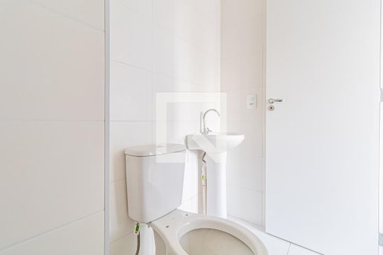 Banheiro de apartamento para alugar com 2 quartos, 32m² em Jardim Celeste, São Paulo