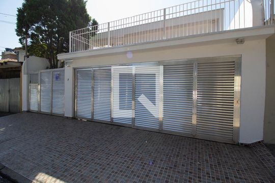 Fachada de casa para alugar com 2 quartos, 180m² em Vila Brasil, São Paulo