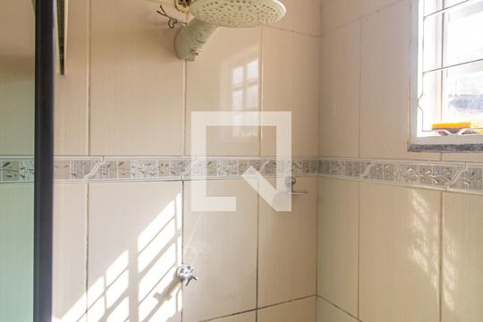 Banheiro de casa para alugar com 2 quartos, 75m² em Campo Grande, Rio de Janeiro