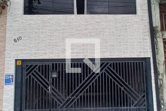 Fachada de casa à venda com 3 quartos, 250m² em Cidade das Flores, Osasco