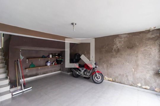 Garagem de casa à venda com 3 quartos, 250m² em Cidade das Flores, Osasco