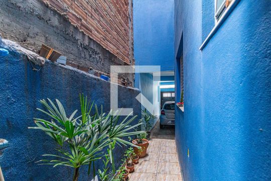 Quintal de casa à venda com 3 quartos, 145m² em Padroeira, Osasco