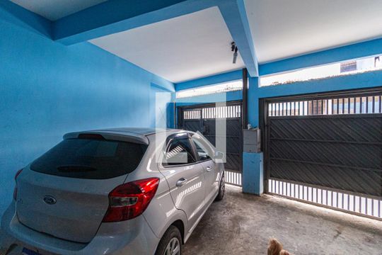 Garagem de casa à venda com 3 quartos, 145m² em Padroeira, Osasco