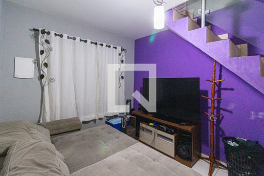 Sala de casa à venda com 3 quartos, 145m² em Padroeira, Osasco