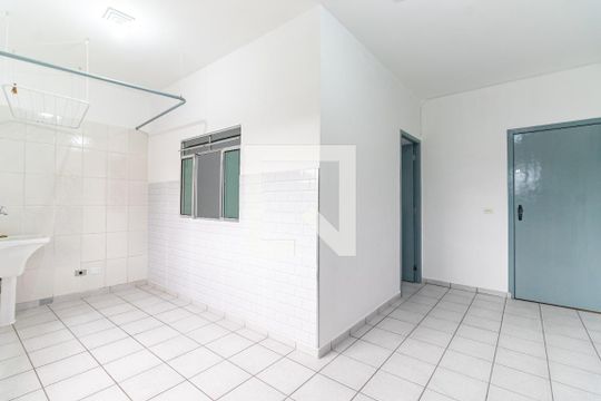 Cozinha e Área de Serviço de kitnet/studio para alugar com 1 quarto, 35m² em Vila Baby, São Paulo