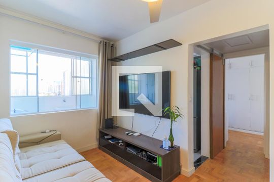 Sala de apartamento para alugar com 1 quarto, 39m² em Campo Belo, São Paulo