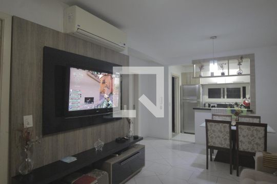 Sala de casa de condomínio à venda com 4 quartos, 88m² em Bairro Fátima, Canoas