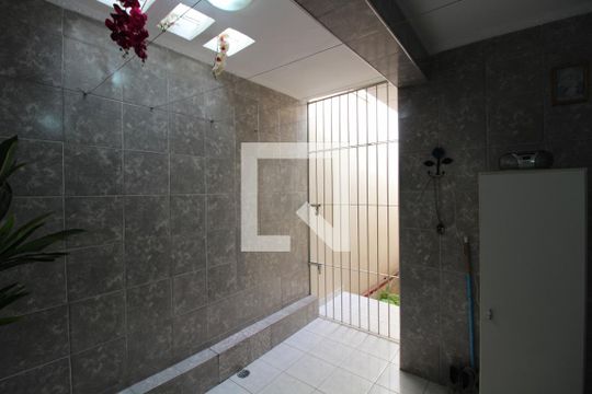 Área de Serviço de casa à venda com 6 quartos, 261m² em Vila Antonieta, São Paulo