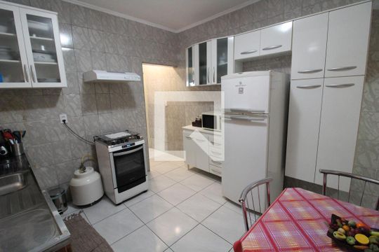 Cozinha de casa à venda com 6 quartos, 261m² em Vila Antonieta, São Paulo