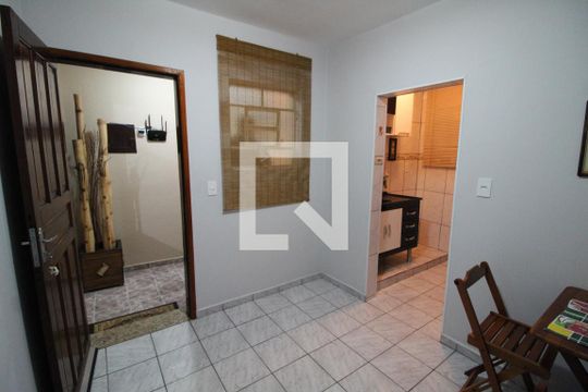 Cozinha 3 de casa à venda com 6 quartos, 261m² em Vila Antonieta, São Paulo