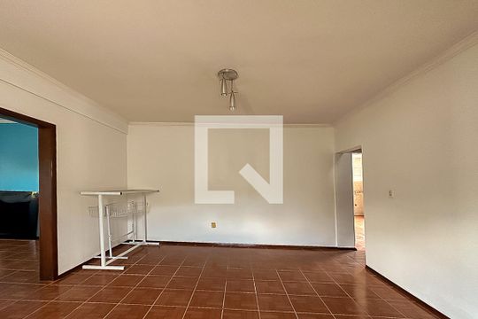 Sala 2 de casa para alugar com 5 quartos, 168m² em Centro, Novo Hamburgo