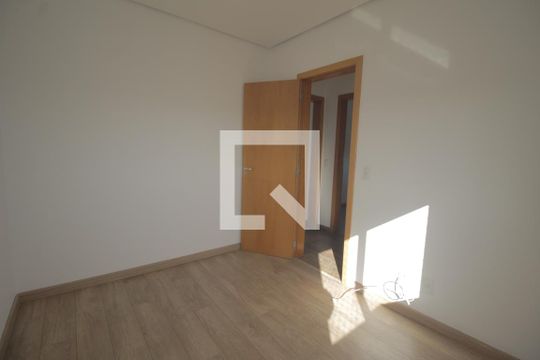 Quarto 2 de apartamento para alugar com 3 quartos, 86m² em Jardim Itu, Porto Alegre