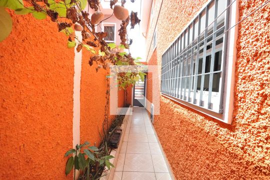 Quintal de casa para alugar com 3 quartos, 113m² em Parque Vitória, São Paulo