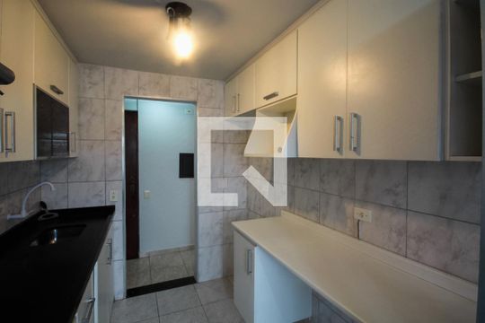 Cozinha de apartamento para alugar com 2 quartos, 50m² em Sacoma, São Paulo