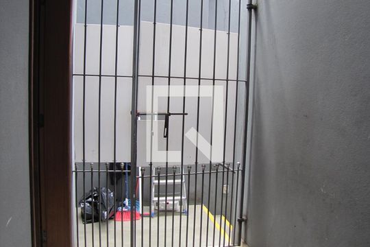 Quintal de casa para alugar com 2 quartos, 70m² em Vila Ré, São Paulo