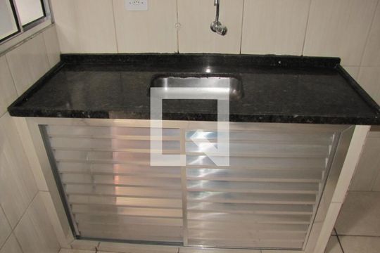 Cozinha de casa para alugar com 2 quartos, 70m² em Vila Ré, São Paulo