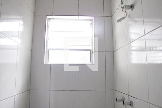 Banheiro de casa para alugar com 2 quartos, 70m² em Vila Ré, São Paulo