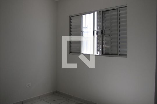 Quarto 1 de casa para alugar com 2 quartos, 70m² em Vila Ré, São Paulo