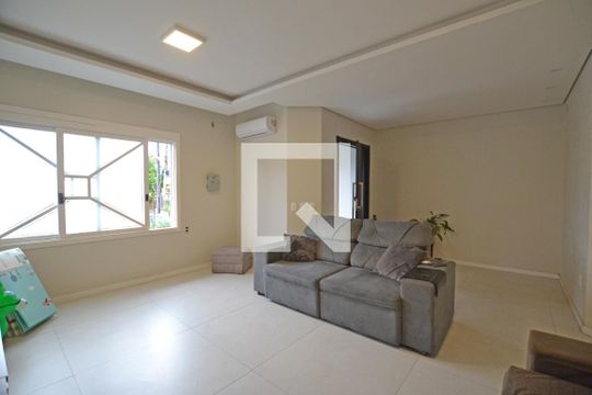 Sala de casa para alugar com 4 quartos, 375m² em Camaquã, Porto Alegre