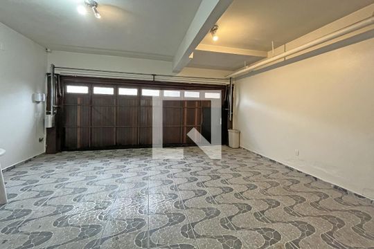 Garagem de casa para alugar com 4 quartos, 375m² em Camaquã, Porto Alegre