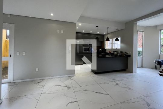 Cozinha de casa para alugar com 4 quartos, 375m² em Camaquã, Porto Alegre