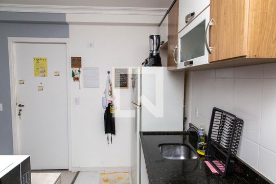 Cozinha de apartamento para alugar com 2 quartos, 43m² em Piraporinha, Diadema