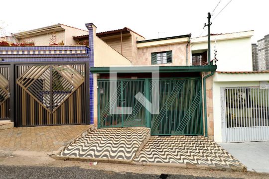 Casa à venda com 3 quartos, 242m² em Vila Eldizia, Santo André