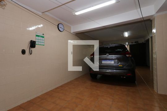 Garagem de casa à venda com 3 quartos, 242m² em Vila Eldizia, Santo André