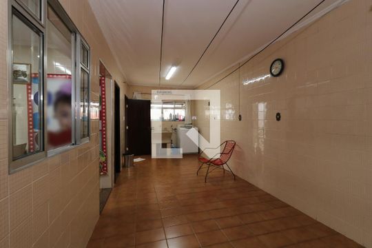 Área de Serviço de casa à venda com 3 quartos, 242m² em Vila Eldizia, Santo André