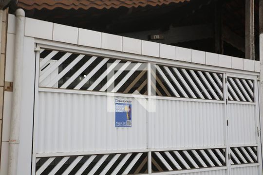 Plaquinhas de casa para alugar com 2 quartos, 78m² em Maracanã, Praia Grande