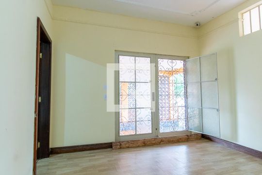 Quarto 1 de casa para alugar com 7 quartos, 700m² em Parolin, Curitiba