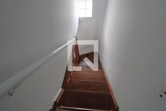 Escada de casa à venda com 3 quartos, 115m² em Vila Anhanguera, São Paulo